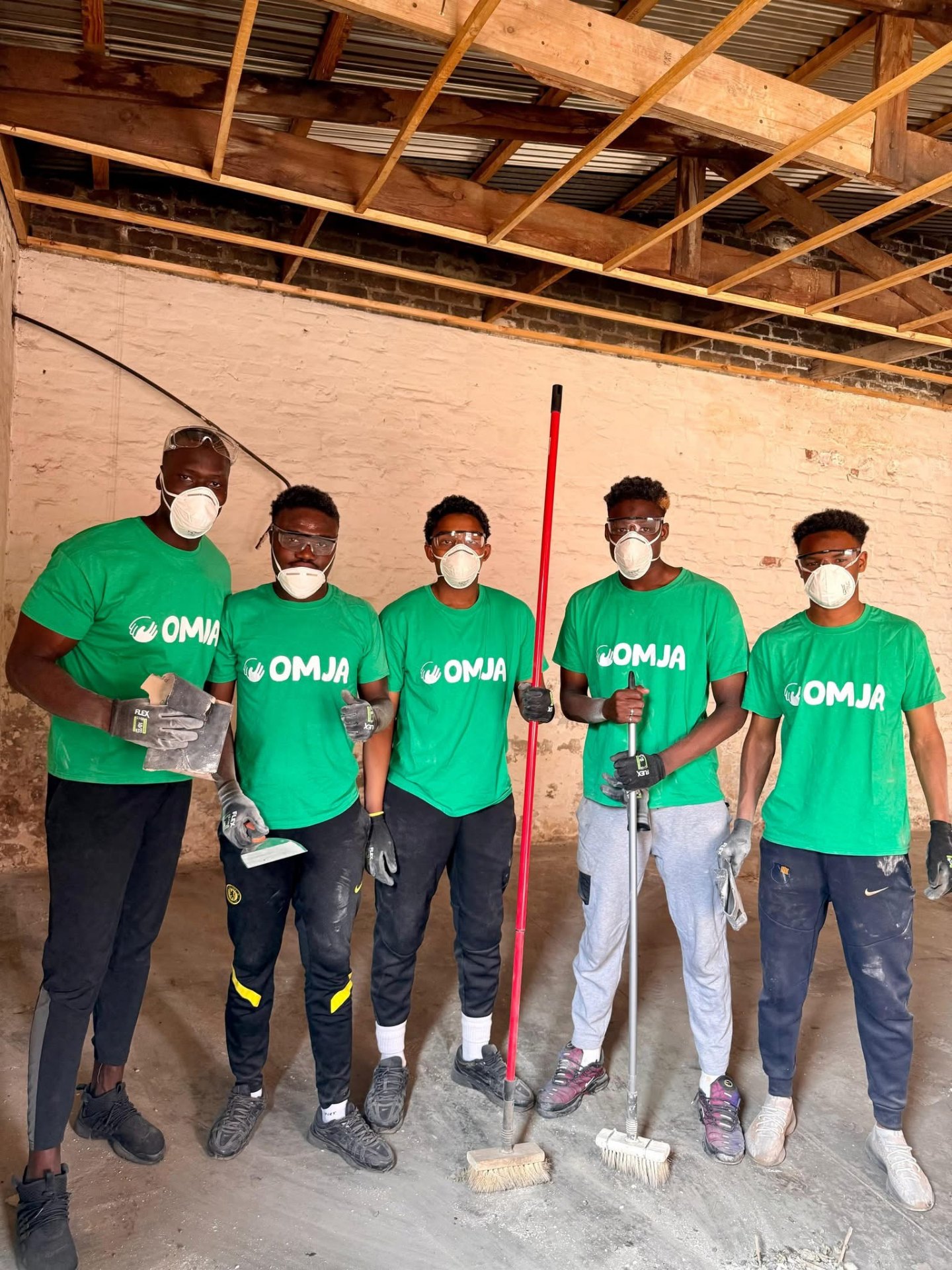 Les jeunes de l'OMJA sur le terrain